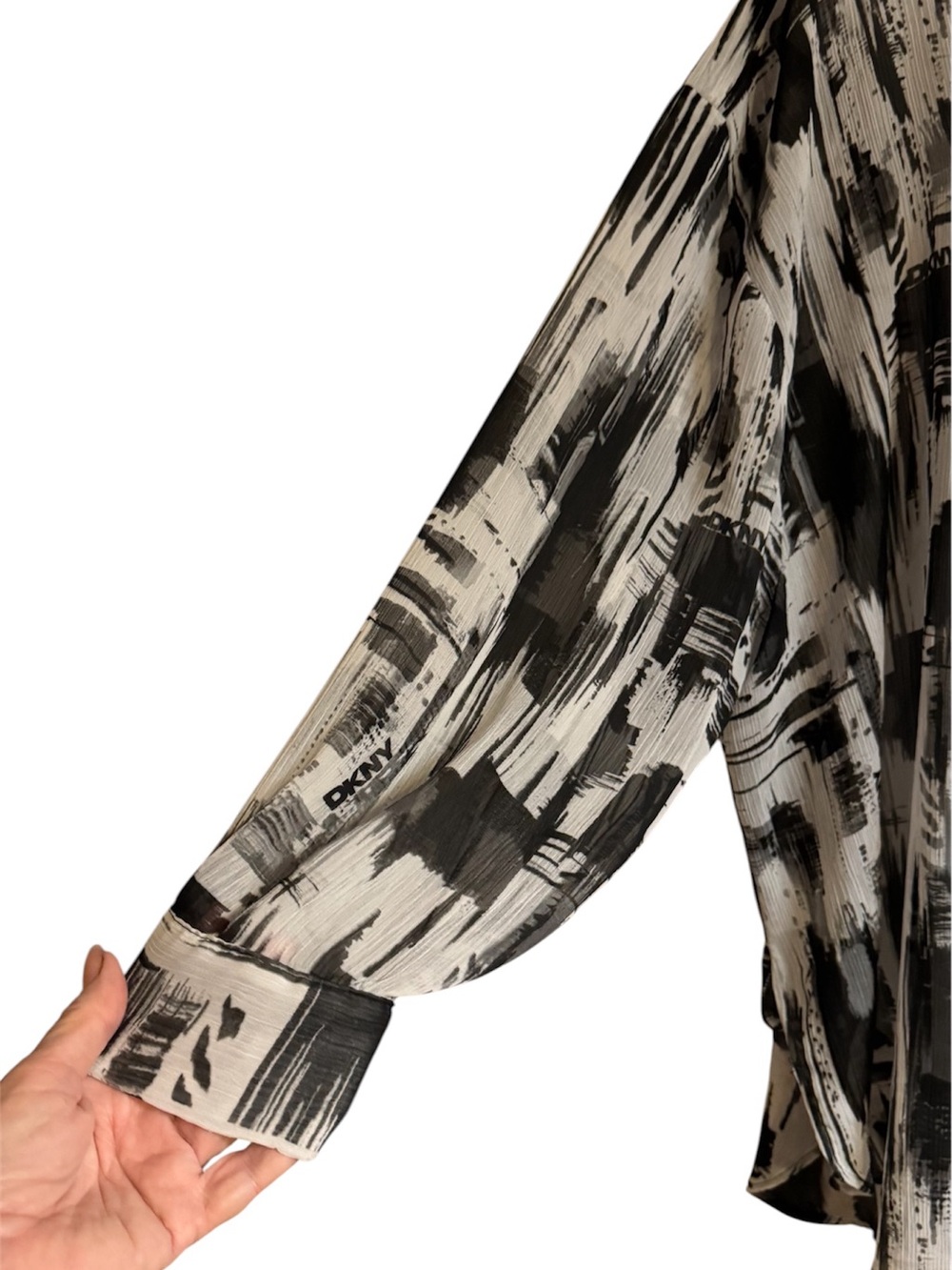 DKNY Black/Gray & White Abstract Brushstroke Button-Up Blouse  PLUS: 2X   #R - Picture 3 of 9